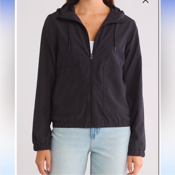 Volcom Large Jacket In a Breeze Zip Hoodie Windbreaker in Black NWT - Picture 1 of 8